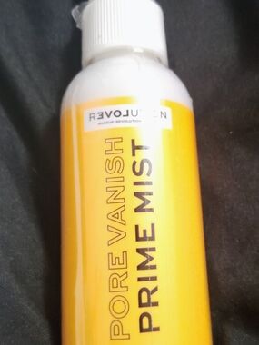 Revolution Yellow Pore Vanish Prime Mist